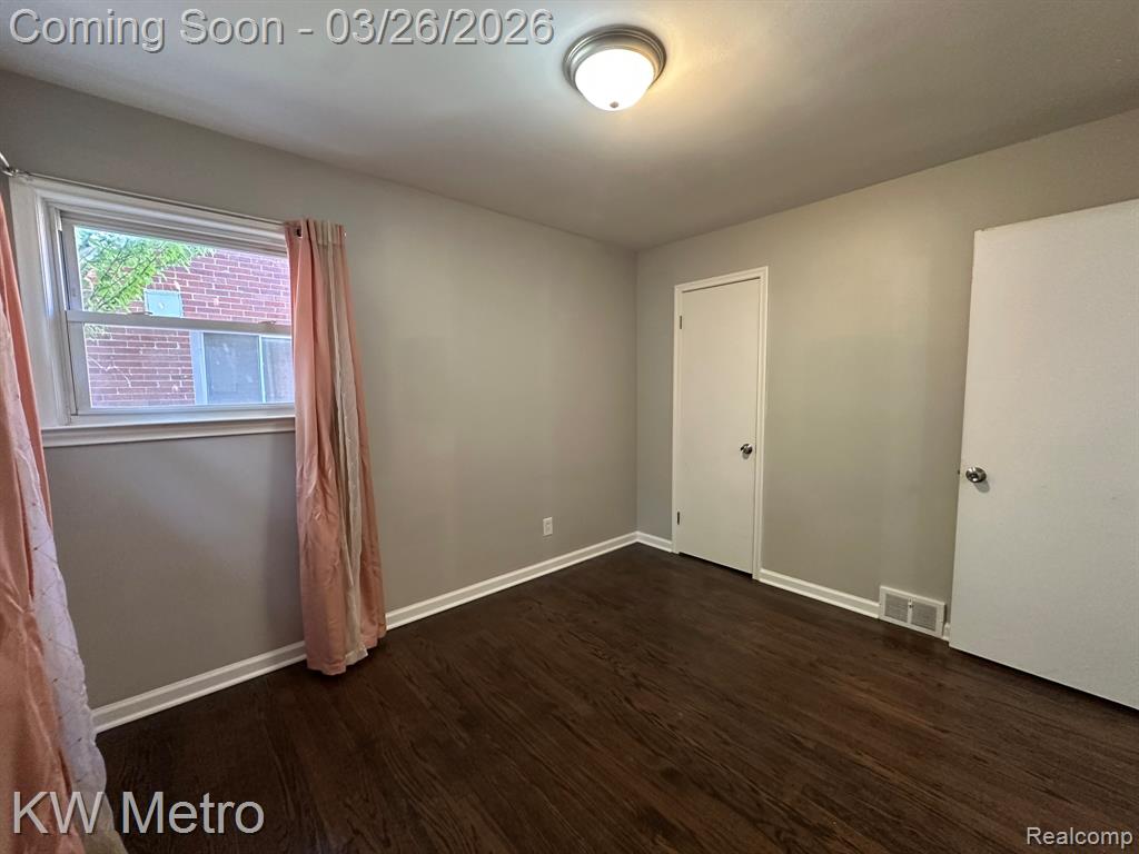 20498 Country Club Drive, Harper Woods, MI 48225 — Photo 12
