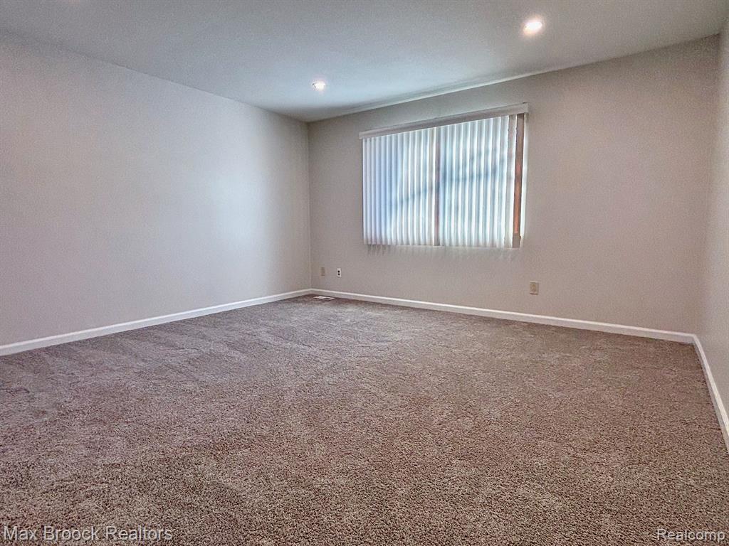 5238 BRETT, West Bloomfield, MI — Photo 17