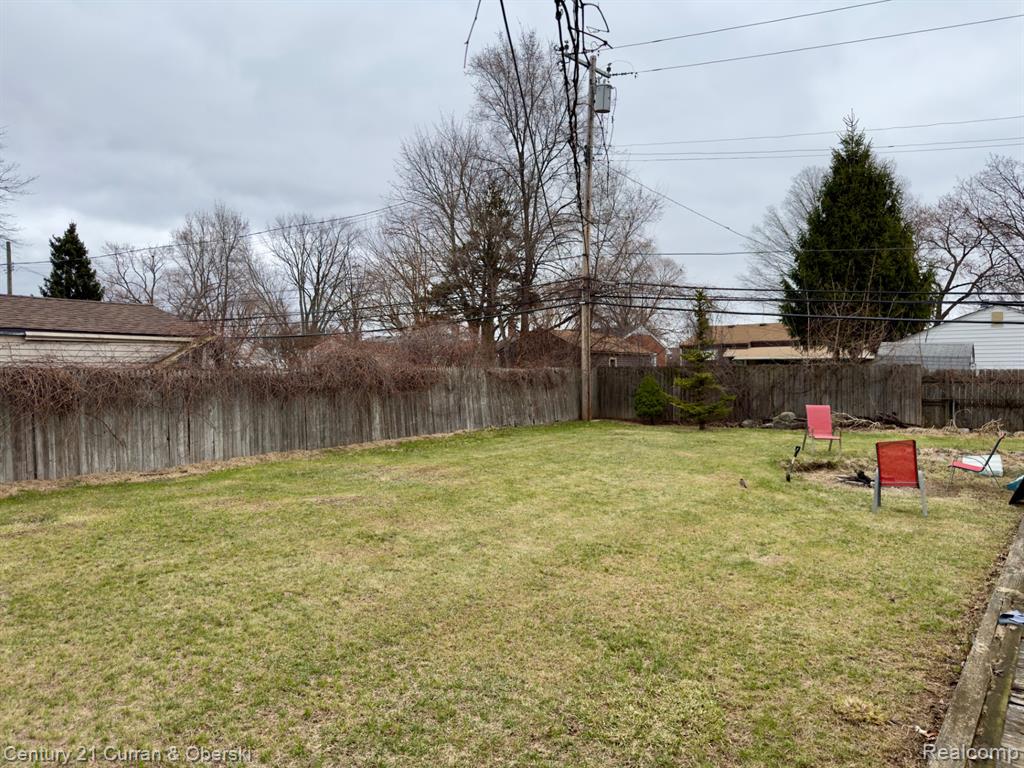 8320 Robindale Avenue, Dearborn Heights, MI 48127 — Photo 5