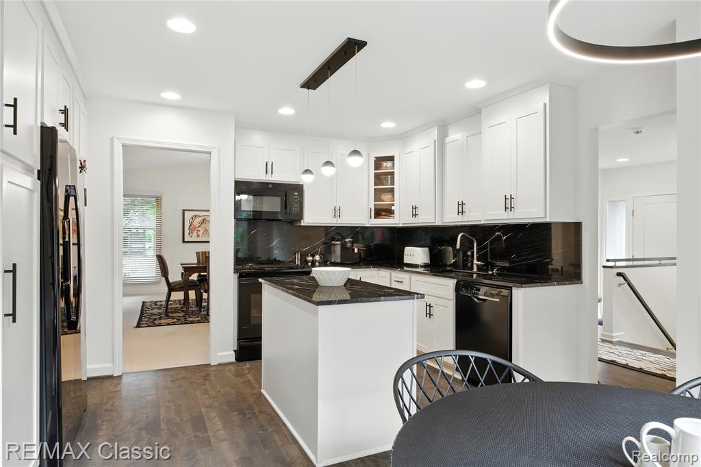 4022 CHABLIS Street, West Bloomfield, MI 48323 — Photo 27