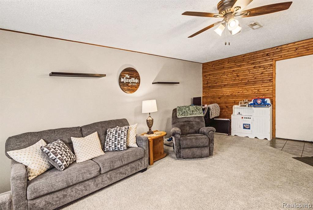 5380 Pontiac Lake Road, Waterford, MI 48327 — Photo 5