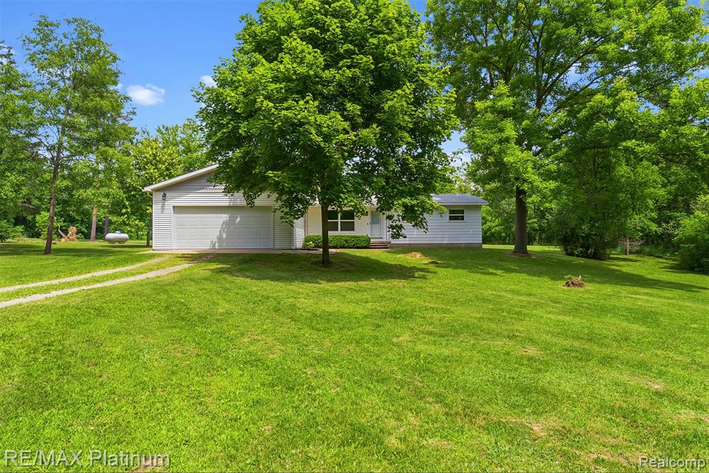 8370 W Rolston Road, Linden, MI 48451 — Photo 2