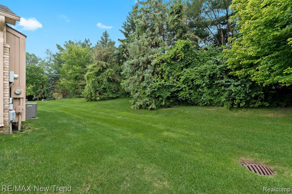 35163 KNOLLWOOD Lane, Farmington Hills, MI 48335 — Photo 4