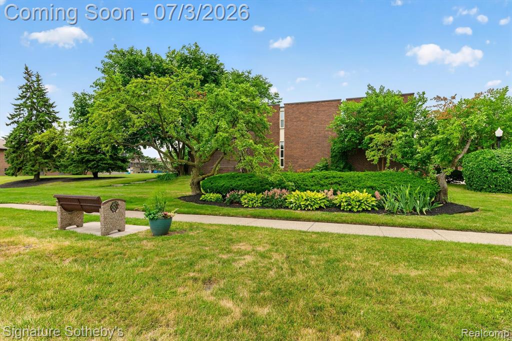 1300 E Lafayette Street, 912, Detroit, MI 48207 — Photo 38
