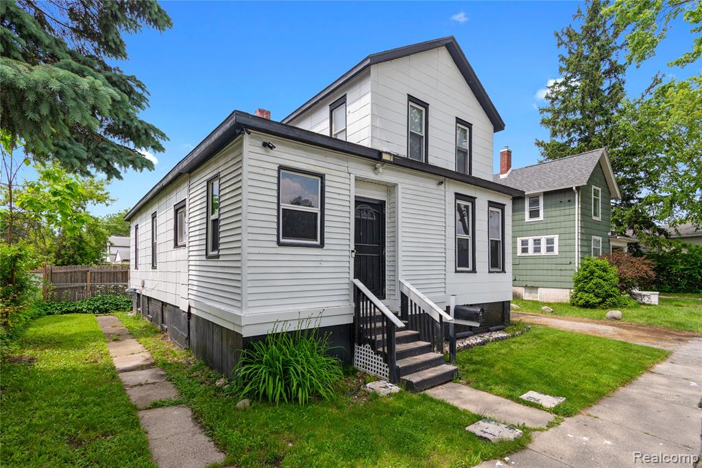 807 N BOND Street, Saginaw, MI 48602 — Photo 3