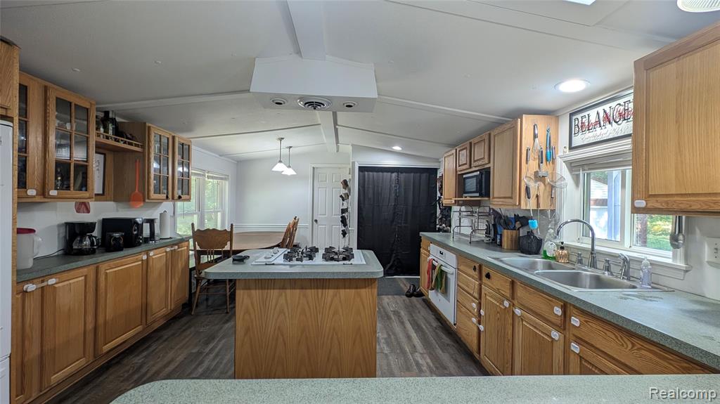 8642 Pine Court, Clio, MI 48420 — Photo 11