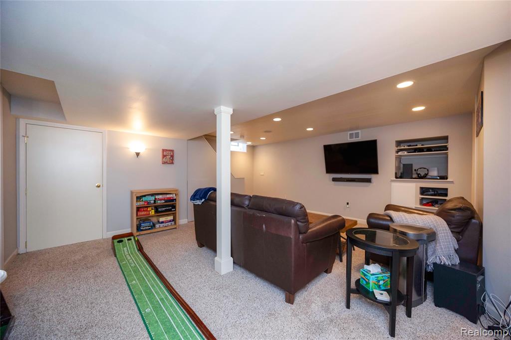 826 Larchlea Drive, Birmingham, MI 48009 — Photo 44