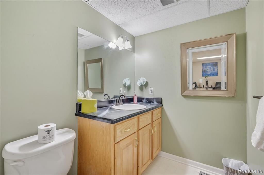 6052 Belmont Court, Grand Blanc, MI 48439 — Photo 34