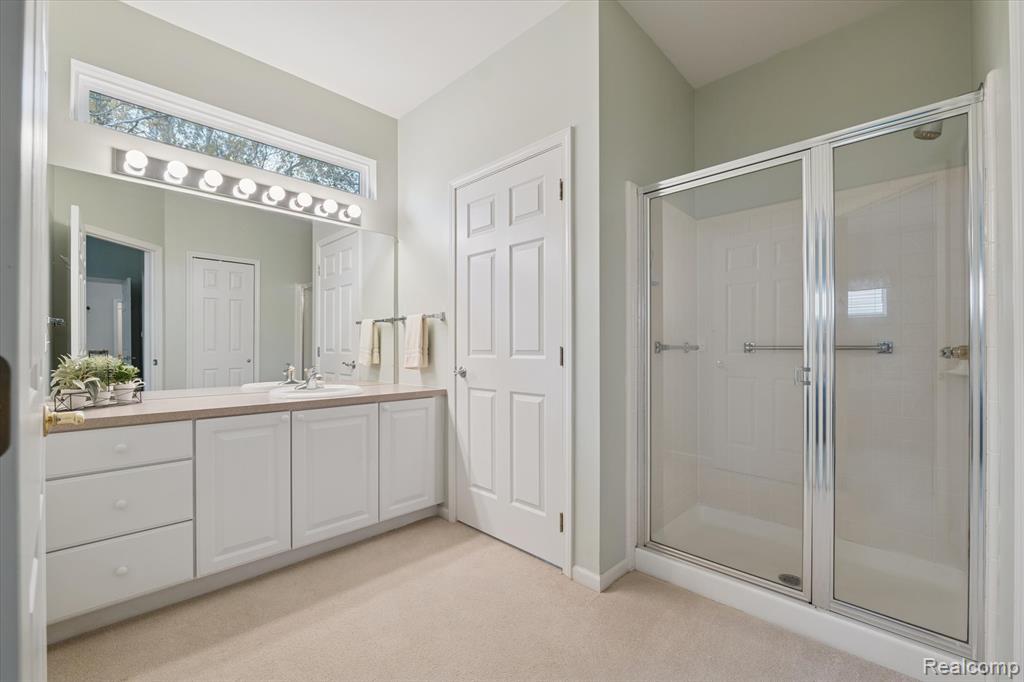 4035 Hillsdale Drive, Auburn Hills, MI 48326 — Photo 35