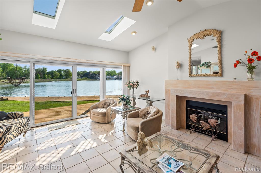 13154 Lake Shore Drive, Fenton, MI 48430 — Photo 25