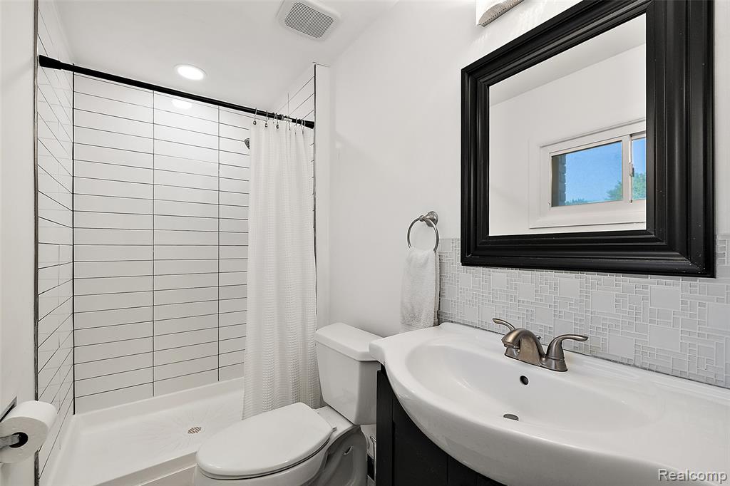 6804 Spruce Drive, Bloomfield Hills, MI 48301 — Photo 14