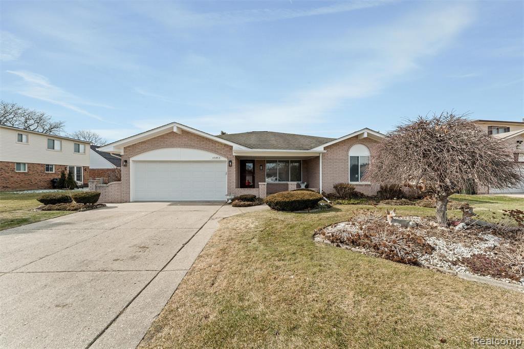 43303 Aspen Drive, Sterling Heights, MI 48313 — Photo 2