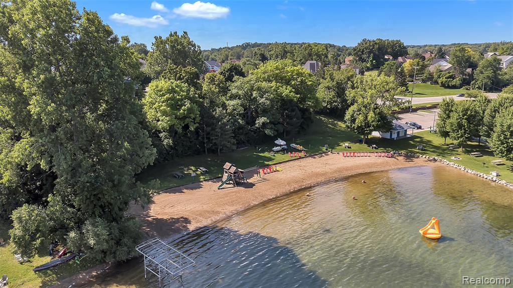 4022 Hazelett Drive, Waterford, MI 48328 — Photo 22
