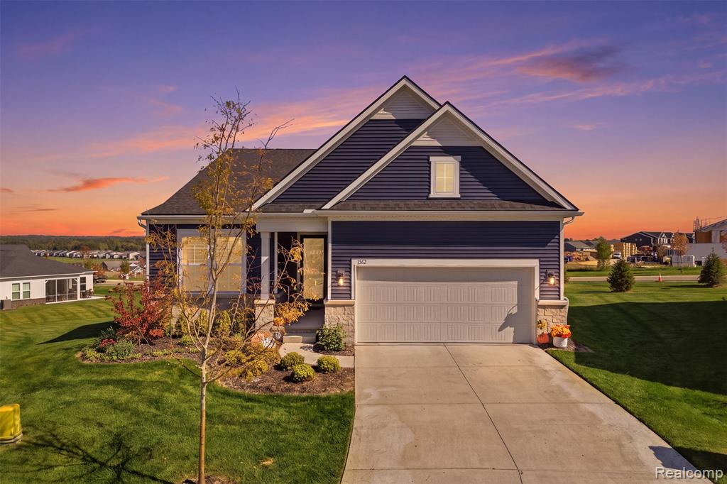 1562 Moss Drive, Milford, MI 48381