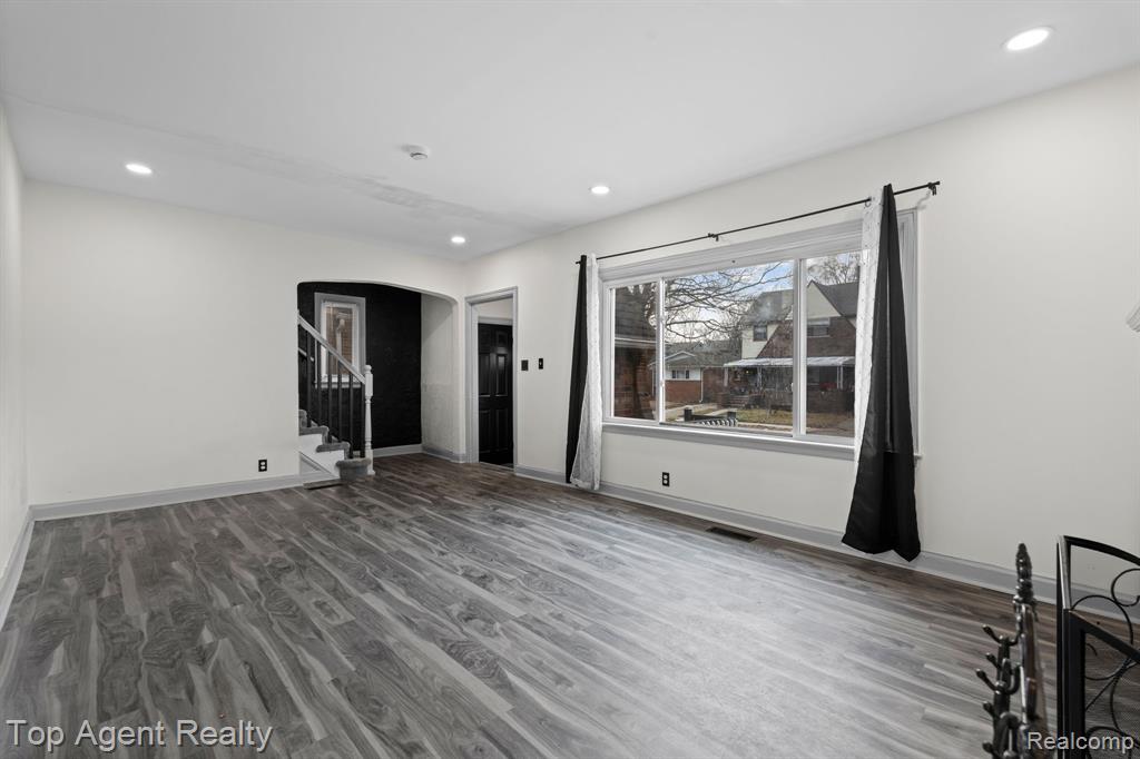 16204 Wisconsin Street, Detroit, MI 48221 — Photo 9