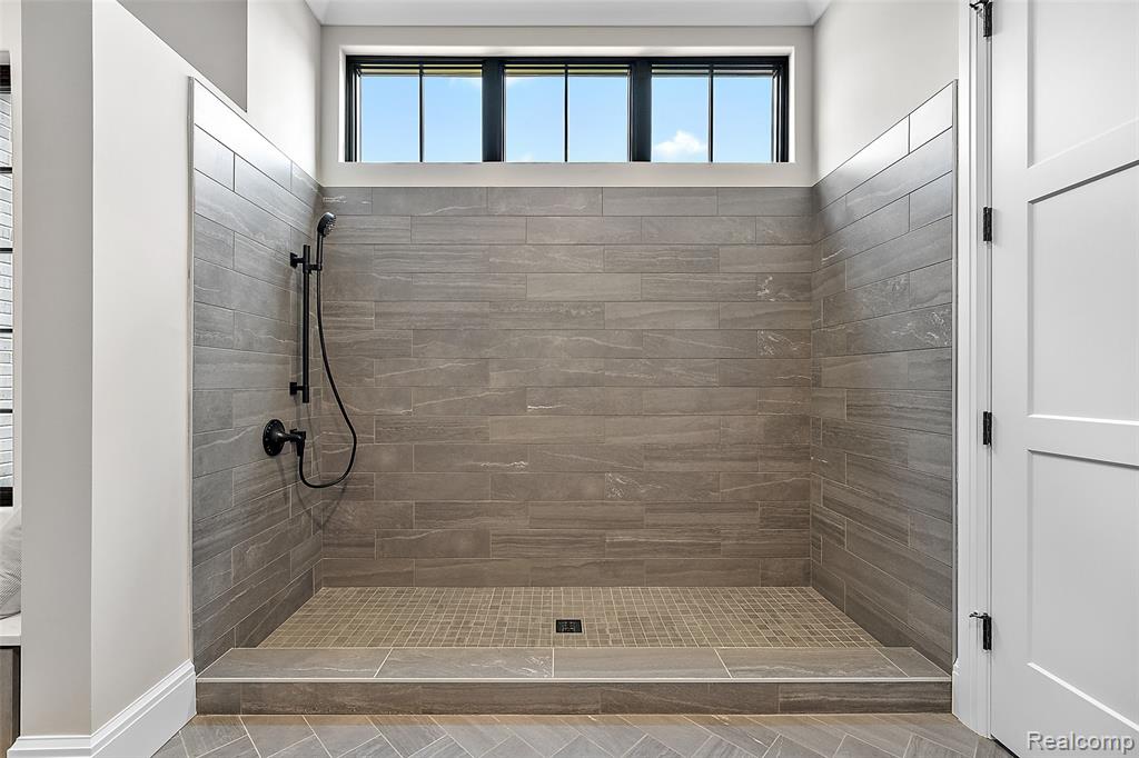 3268 Willis Drive, Oakland, MI, 48306