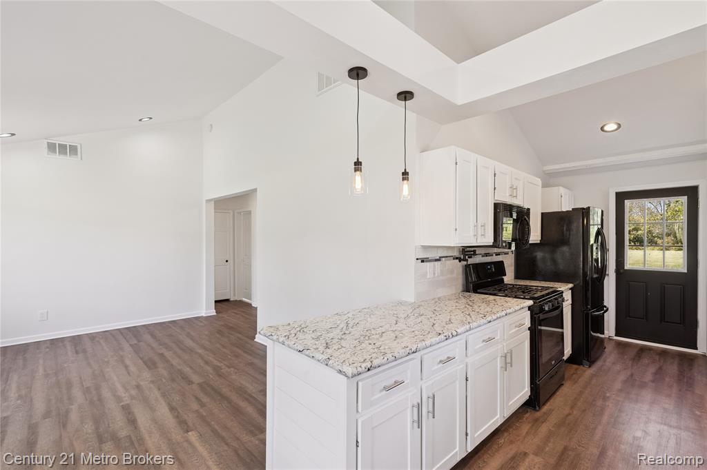 4379 Tillie Drive, Flint, MI 48504 — Photo 8