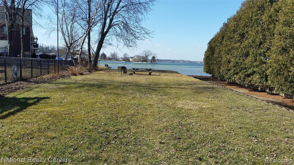 1955 Maddy Lane, Keego Harbor, MI 48320 — Photo 18