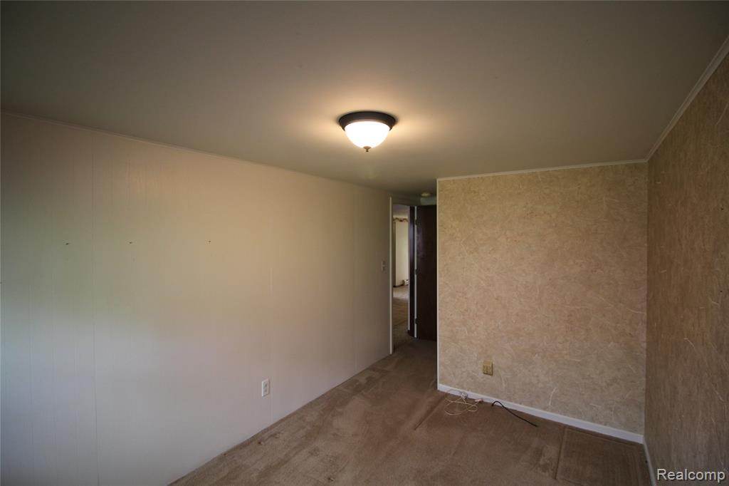 124 E Lafayette Street, Milford, MI 48381 — Photo 17