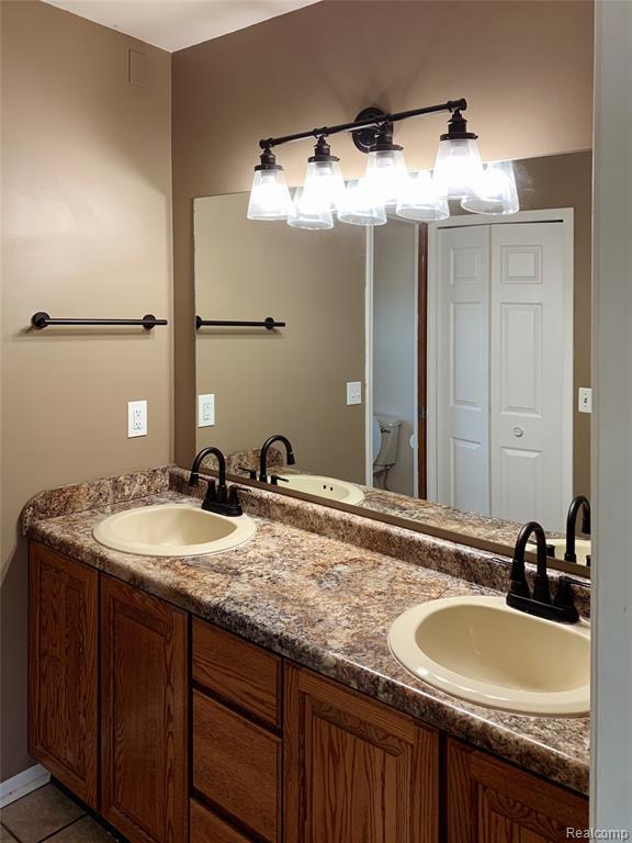 5229 Regimental Banner Drive, Grand Blanc, MI 48439 — Photo 9
