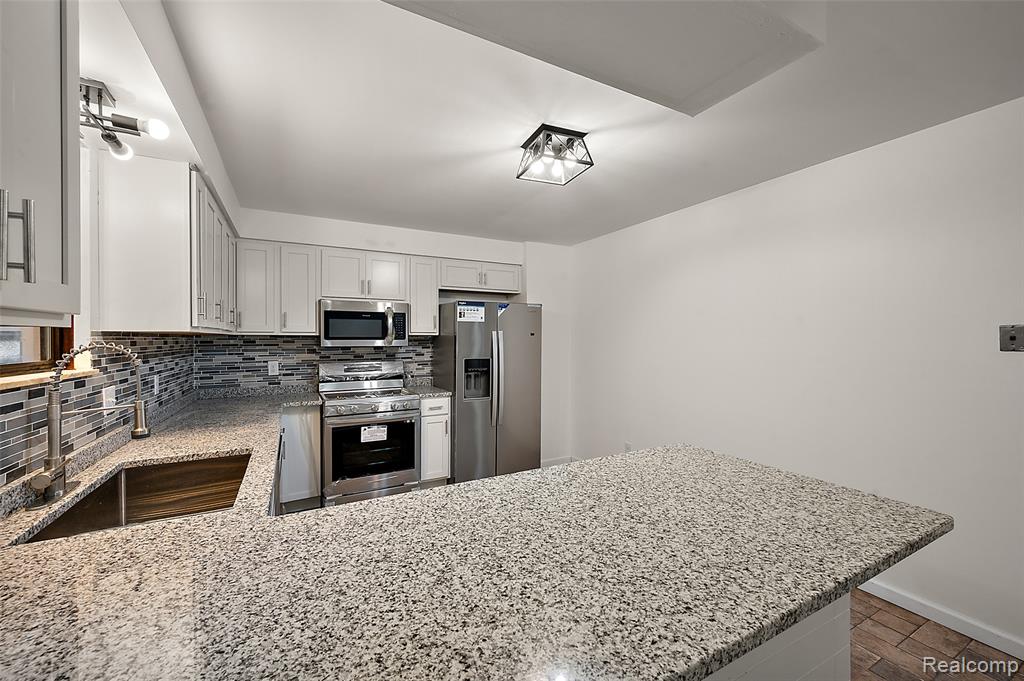 7427 Emerson, Washington, MI — Photo 28