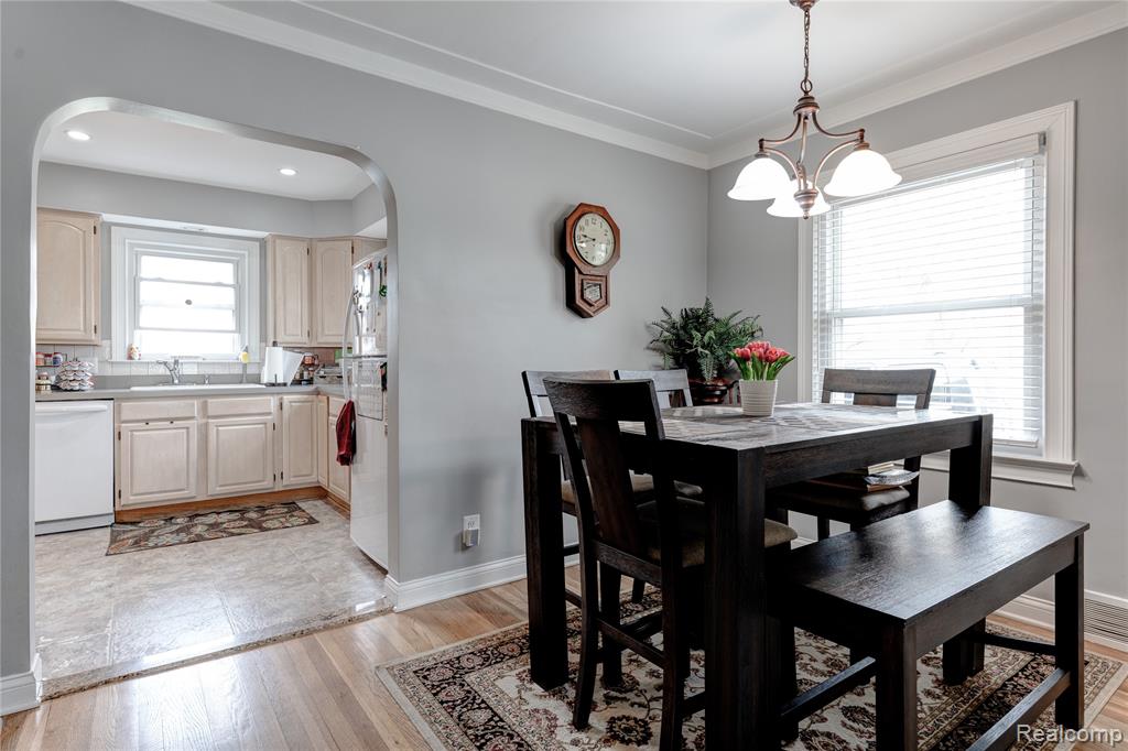 723 Globe Road, Waterford, MI 48328 — Photo 10