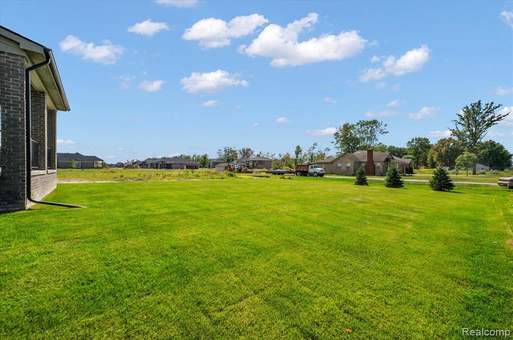50999 Mistwood Drive, Macomb, MI 48042 — Photo 10