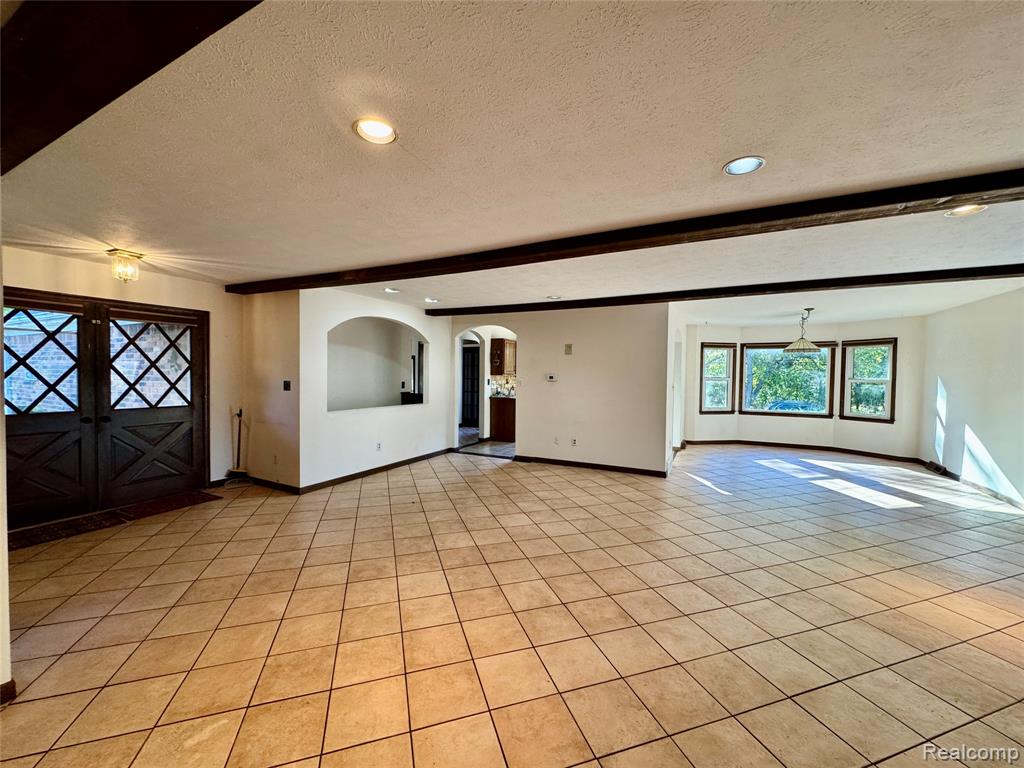 4260 E Newland Drive, West Bloomfield, MI 48323 — Photo 10