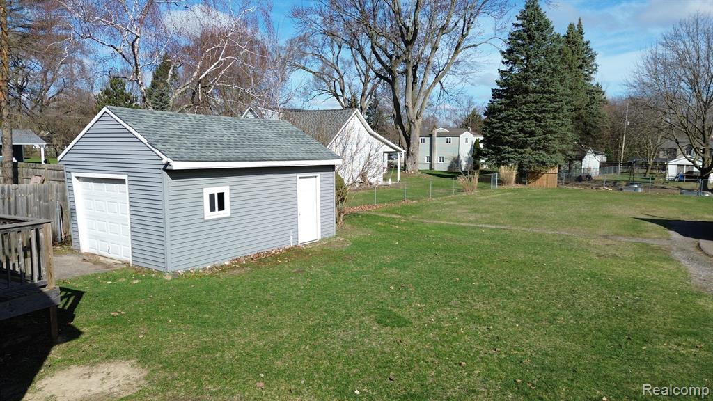 716 GRANT Street, Fenton, MI 48430 — Photo 12