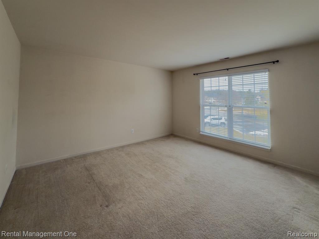 44327 LAKEPOINTE Drive, Sterling Heights, MI 48313 — Photo 31