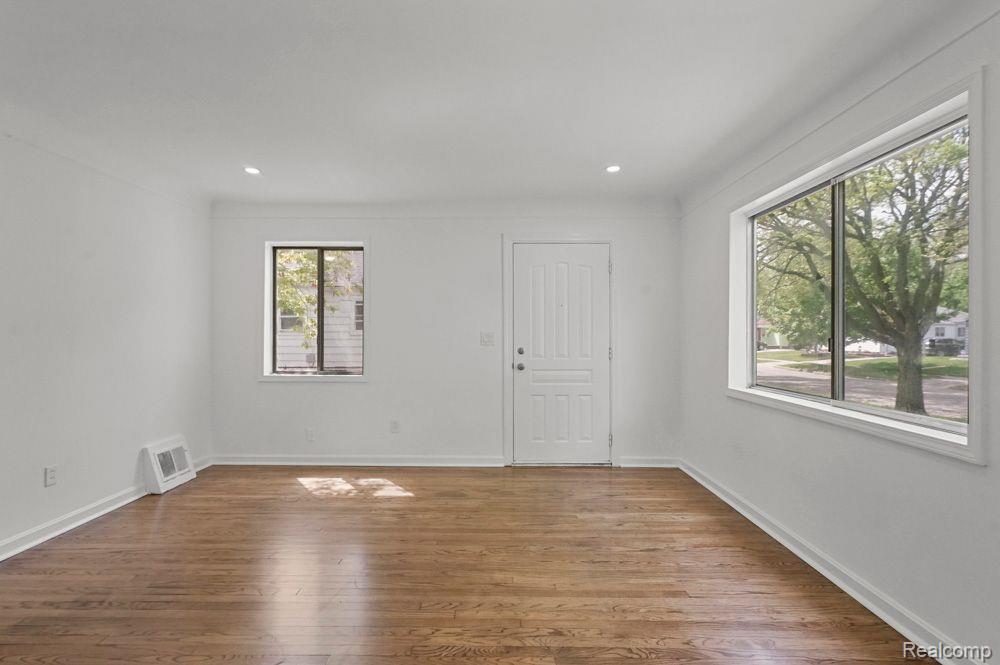 620 2ND Avenue, Pontiac, MI 48340 — Photo 11