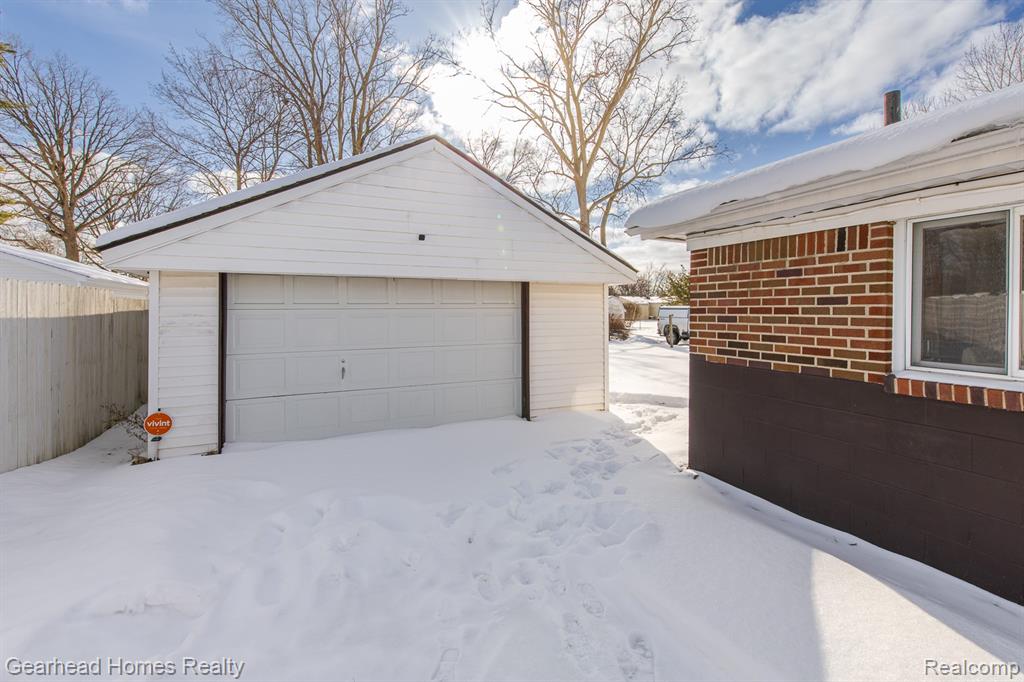 2340 Rollins Street, Grand Blanc, MI 48439 — Photo 3