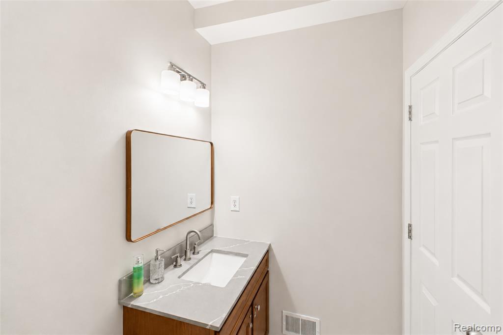 41544 Oconnor Lane, Novi, MI 48377 — Photo 28