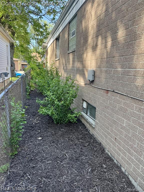 311 W Brockton Avenue, Madison Heights, MI 48071 — Photo 47