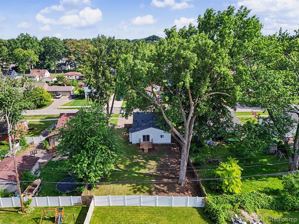 31765 Brown Street, Garden City, MI — Photo 38