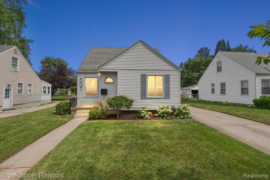 507 Roth Boulevard, Clawson, MI