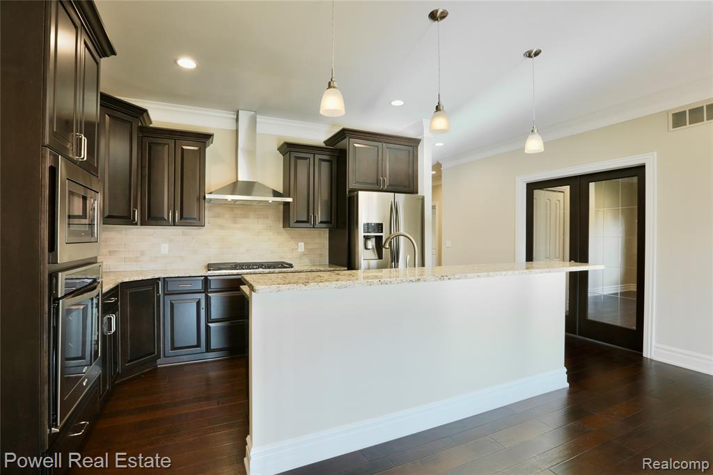 423 Verona Drive, Rochester Hills, MI 48307 — Photo 8