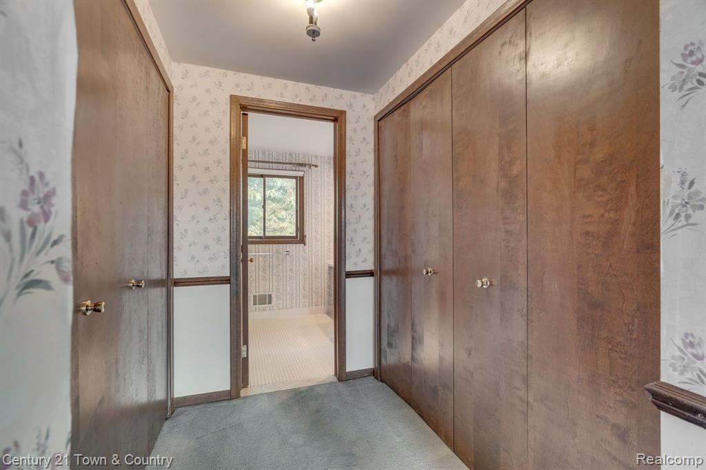 16436 OLD BEDFORD Road, Northville, MI 48168 — Photo 25
