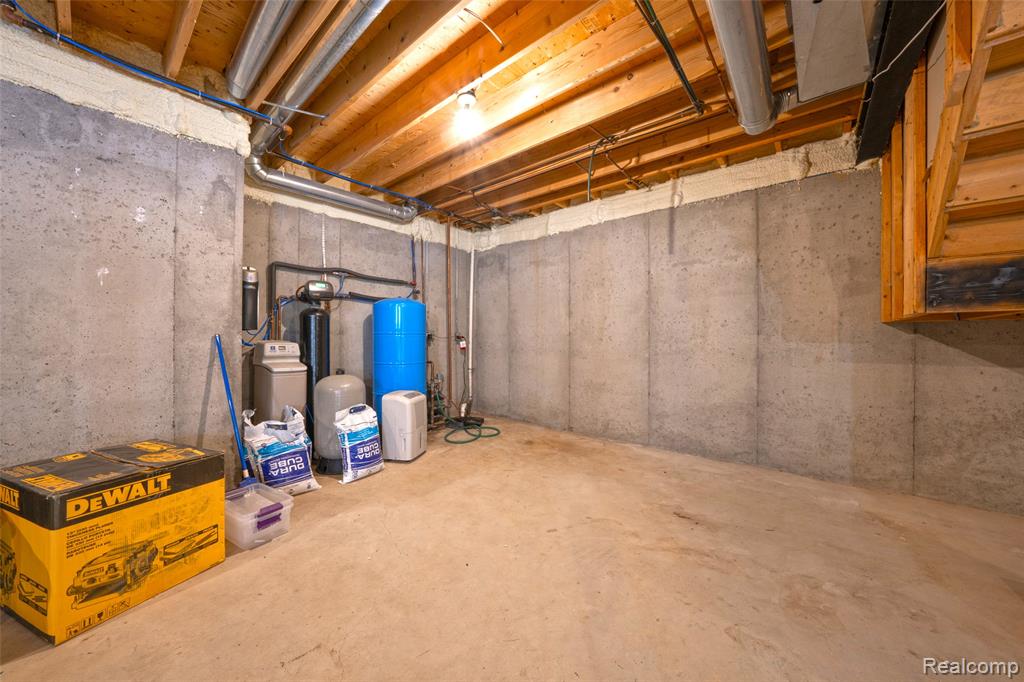 9623 Windsor Lane, Clarkston, MI 48348 — Photo 39