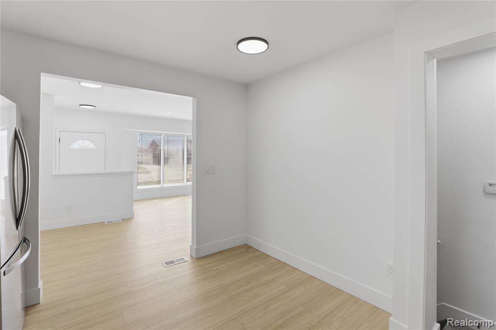 23509 Parklawn Street, Oak Park, MI 48237 — Photo 15