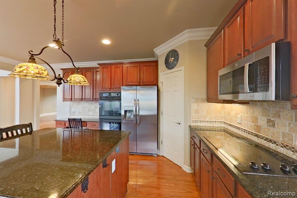 50610 HAWTHORNE Court, Northville, MI 48168 — Photo 16