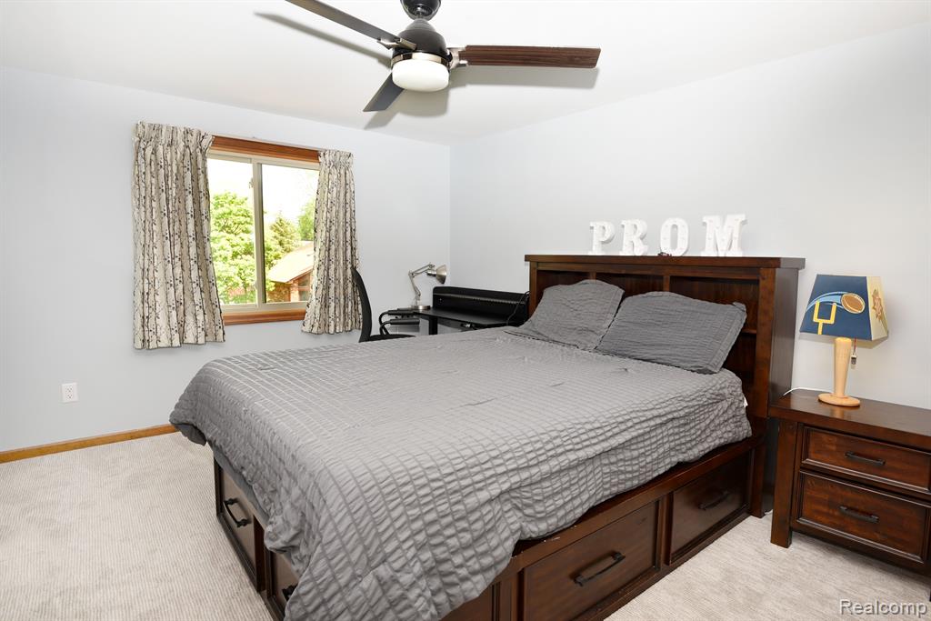 6186 Smithfield Drive, Troy, MI 48085 — Photo 25