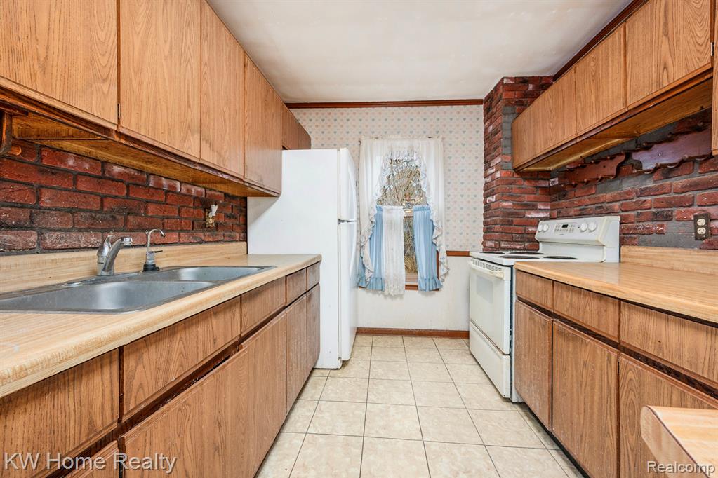 9630 Round Lake Boulevard, White Lake, MI — Photo 8