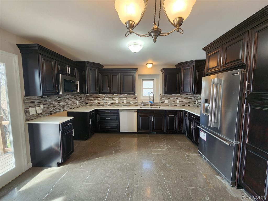 4773 Chipman Drive, Waterford, MI 48327 — Photo 11