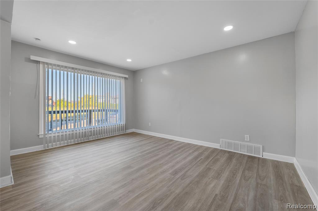 8614 Robson Street, Detroit, MI 48228 — Photo 5