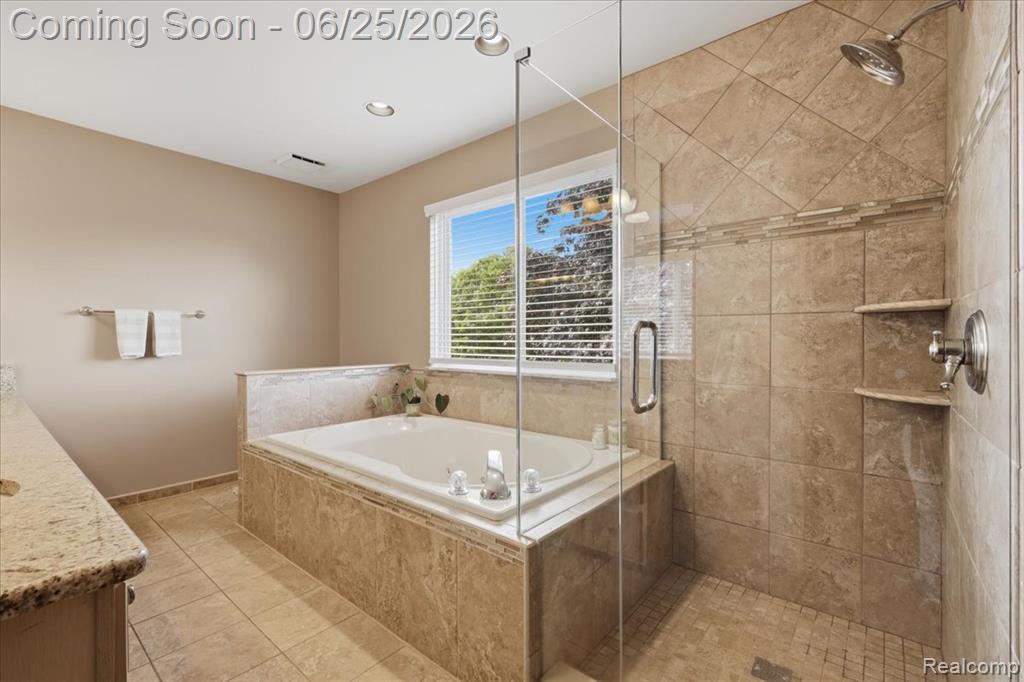 5762 Garnet Circle, Clarkston, MI 48348 — Photo 28