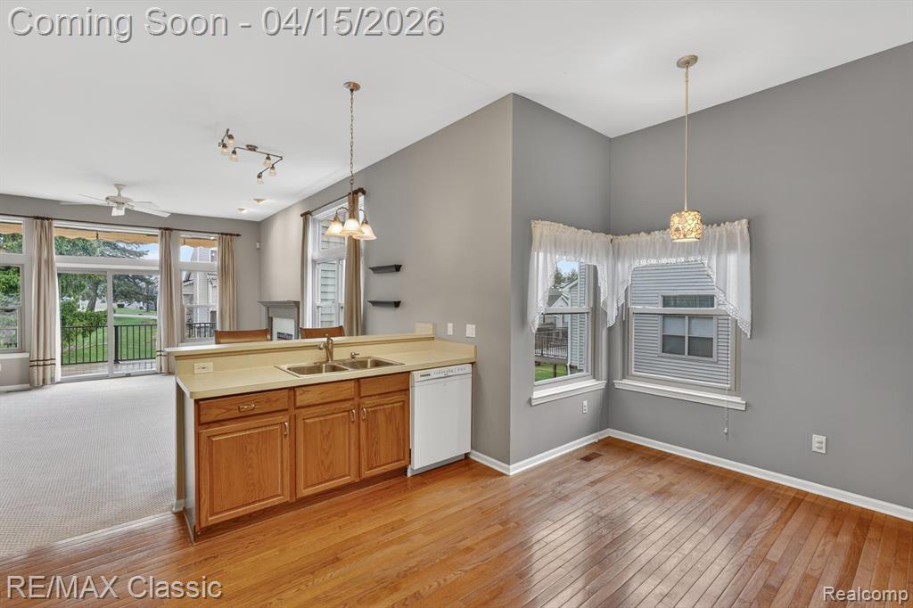 652 Woodside Drive, Milford, MI 48381 — Photo 8