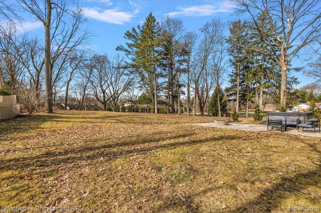 4361 MEADOWLANE Court, Bloomfield Hills, MI 48304 — Photo 15