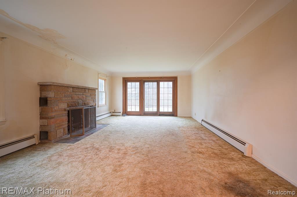 850 W MAPLE Road, Milford, MI 48381 — Photo 9