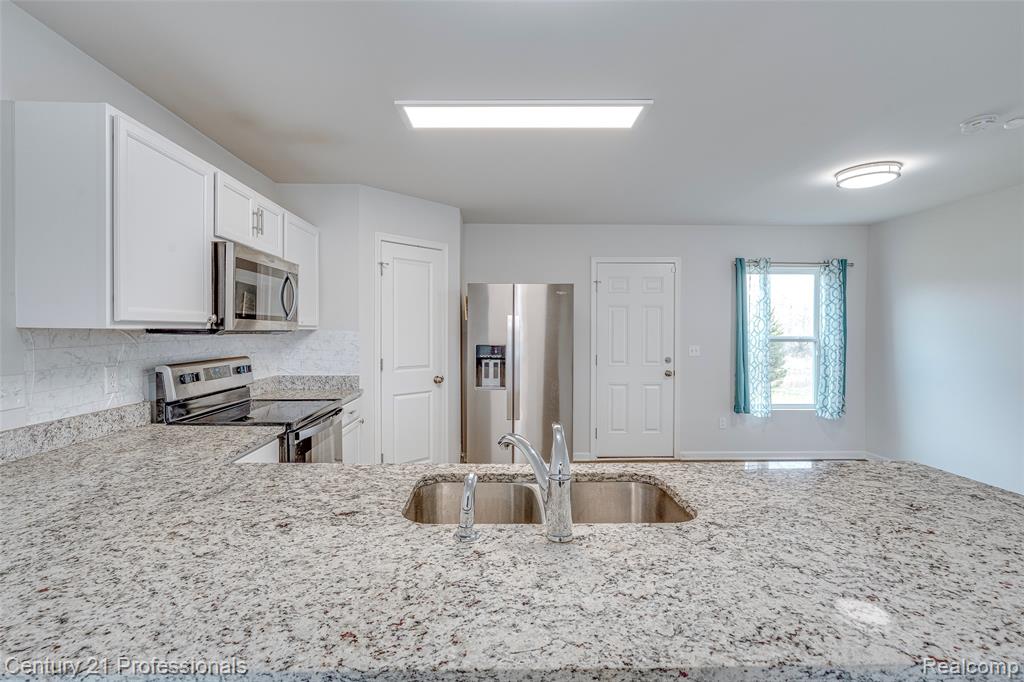 1666 Golfview Drive, Ypsilanti, MI 48198 — Photo 14